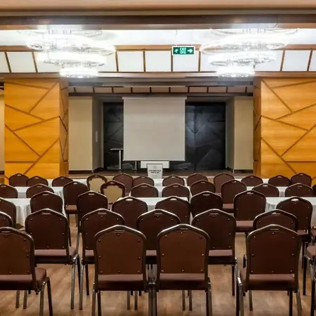 Dream World & فندق