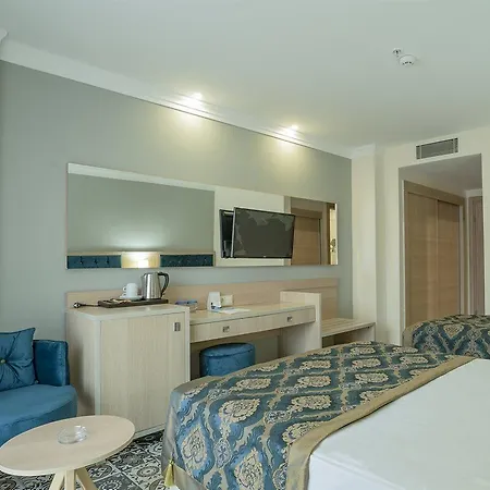 Готель Dream World & Сіде