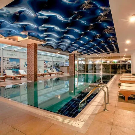 Dream World & Готель 5*