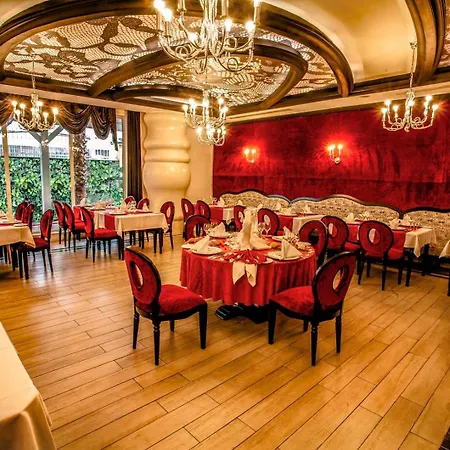 Dream World & Готель