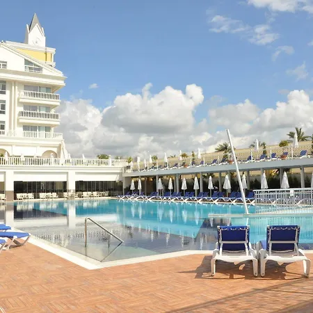 Готель Dream World &