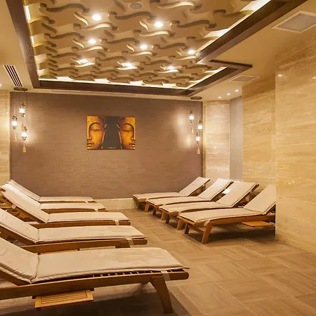 Dream World & Готель