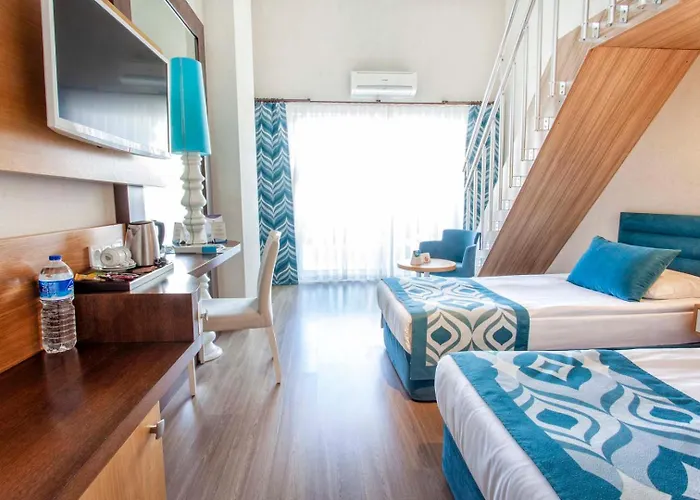 Dream World & Hotel 5*