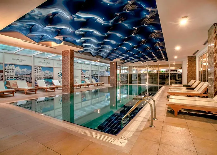 Dream World & Hotel 5*